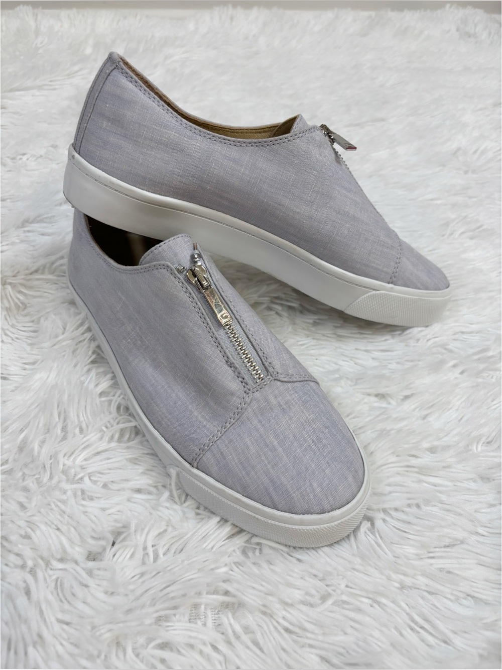Lafayette 148 Slip-On Zip canvas Sneakers in Light Gray